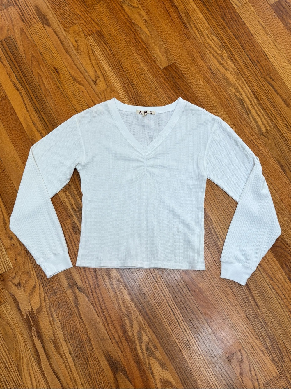 NWOT AMO organic cotton white pointelle long sleeve v neck tee size large